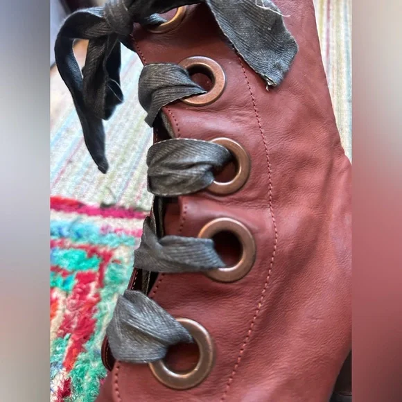 Fluevog NEARLY NEW East End Gladstone reddish brown lace-up boot- 9.5 (fits 10) - Picture 12 of 16